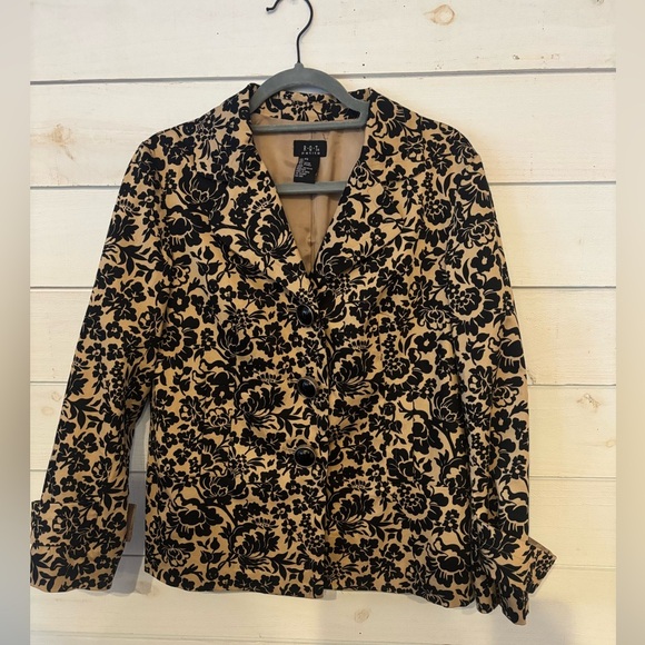 RQT Petite Women's Black and Tan Floral Blazer Jacket - Picture 3 of 11
